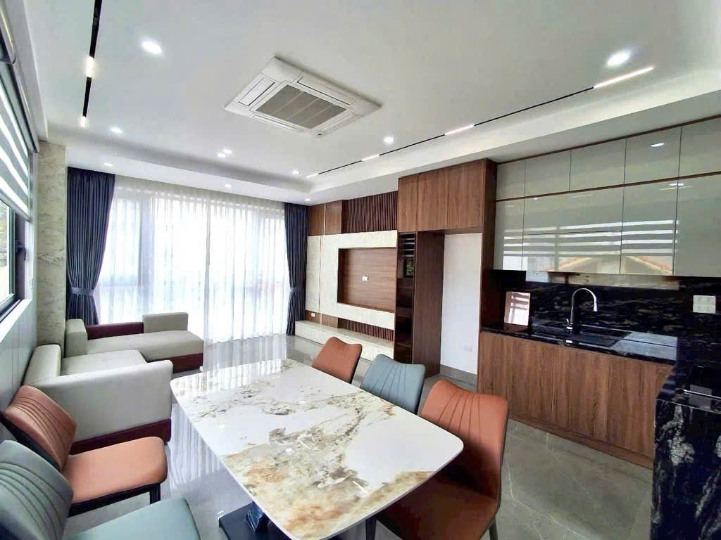 TRUNG TÂM THỊ TRẤN VĂN ĐIỂN 62M2 5 TẦNG 12 TỶ