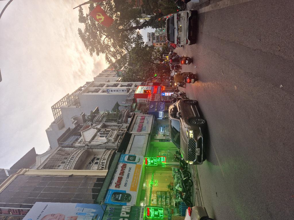 NHÀ ĐẸP PHƯƠNG MAI, TRƯỚC NHÀ Ô TÔ TRÁNH, KINH DOANH ĐỈNH 35M2 6,85 TỶ
