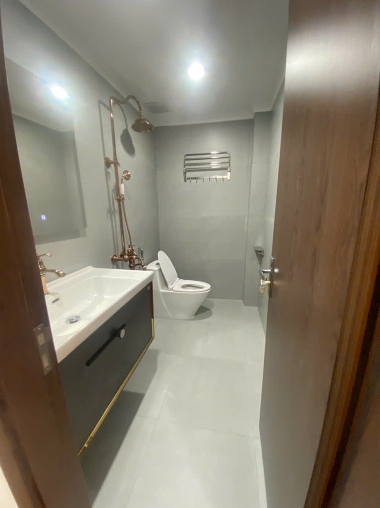 Bán Nhà Đặng Tiến Đông hai mặt phố Hoàng Cầu 45m2 5t MT 4m 15 tỷ