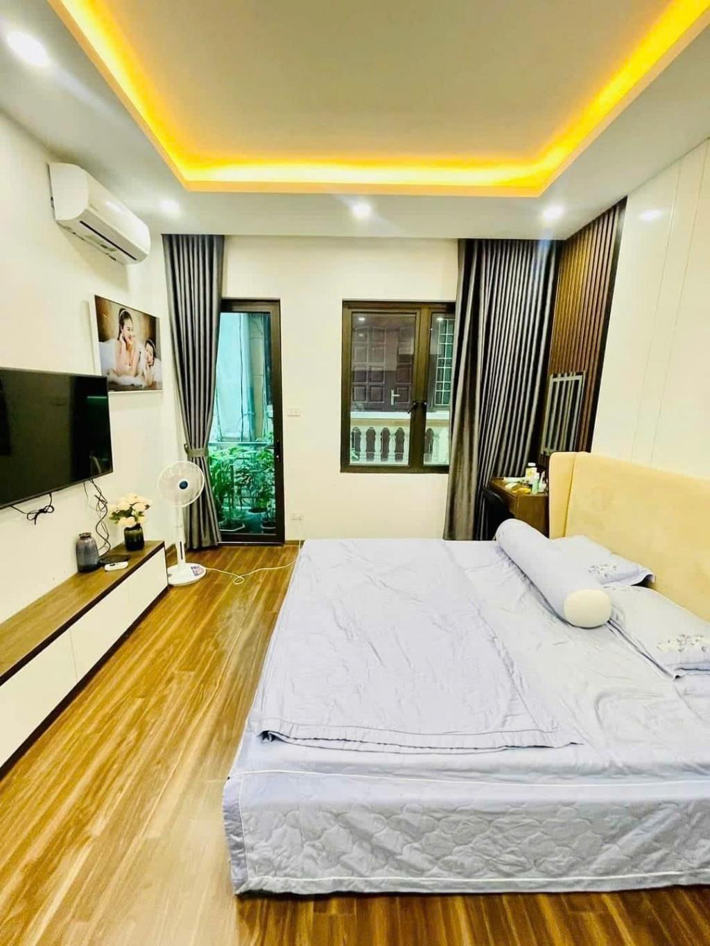 TRUNG TÂM HAI BÀ TRƯNG CÁCH HỒ GƯƠM 3KM 32M2 5 TẦNG Ô TÔ GẦN 7,2 TỶ