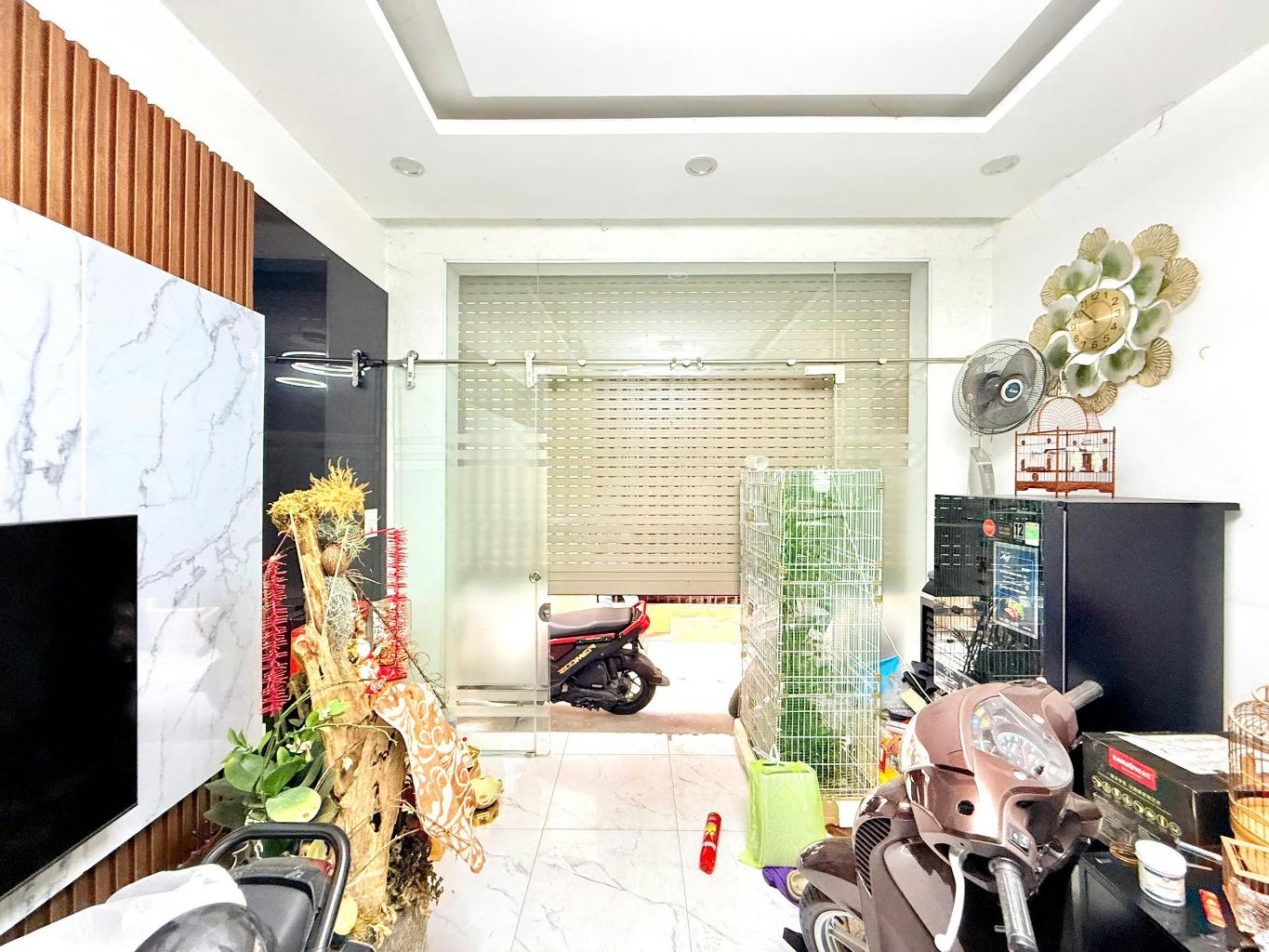 TRUNG TÂM HAI BÀ TRƯNG CÁCH HỒ GƯƠM 3KM 32M2 5 TẦNG Ô TÔ GẦN 7,2 TỶ