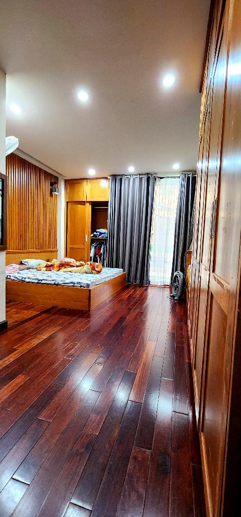 NHÀ ĐẸP ĐỐNG ĐA, Ô TÔ VÀO NHÀ 70m2 5TẦNG MẶT TIỀN 4,5M GIÁ 19 TỶ