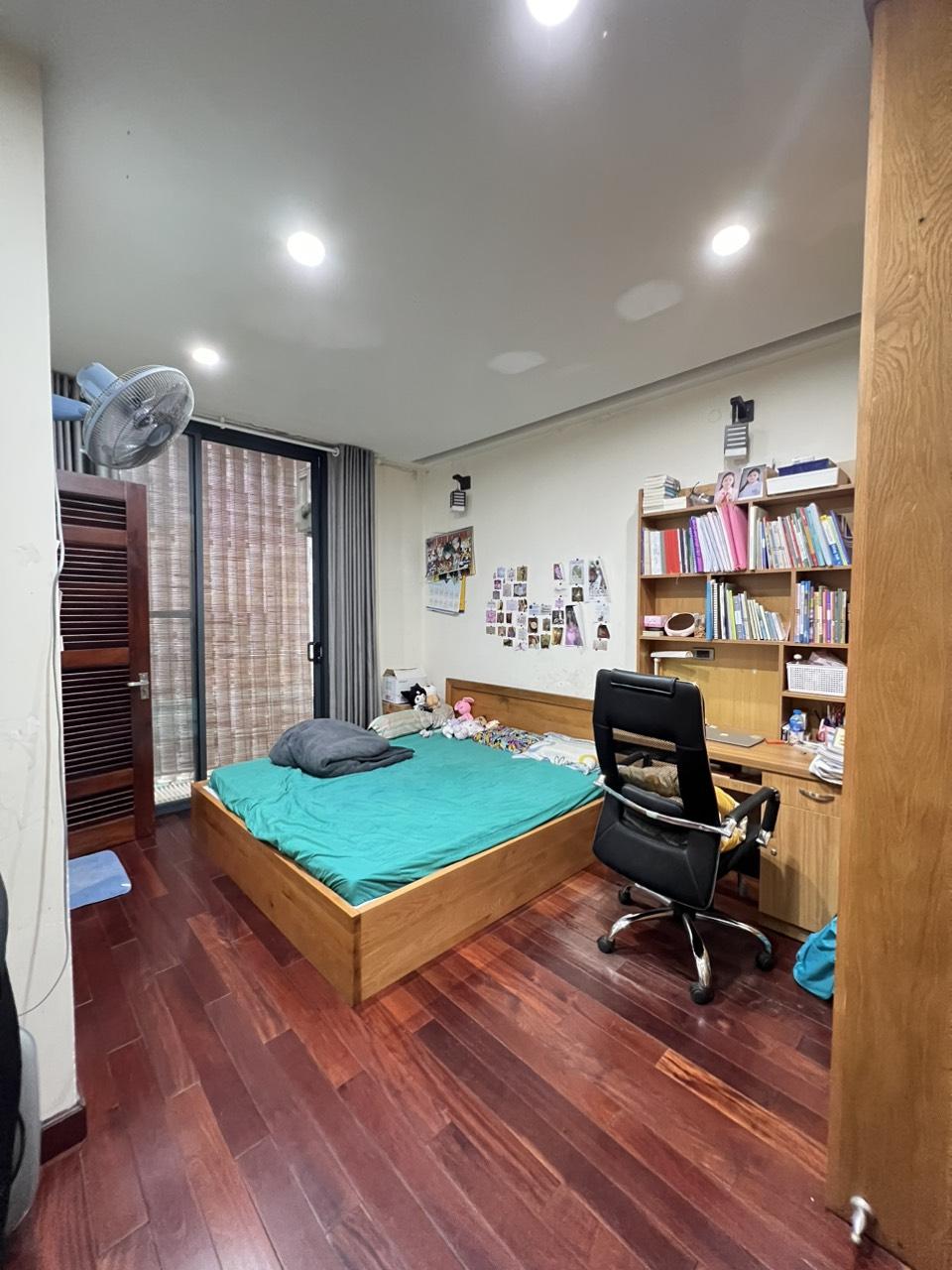 NHÀ ĐẸP ĐỐNG ĐA, Ô TÔ VÀO NHÀ 70m2 5TẦNG MẶT TIỀN 4,5M GIÁ 19 TỶ
