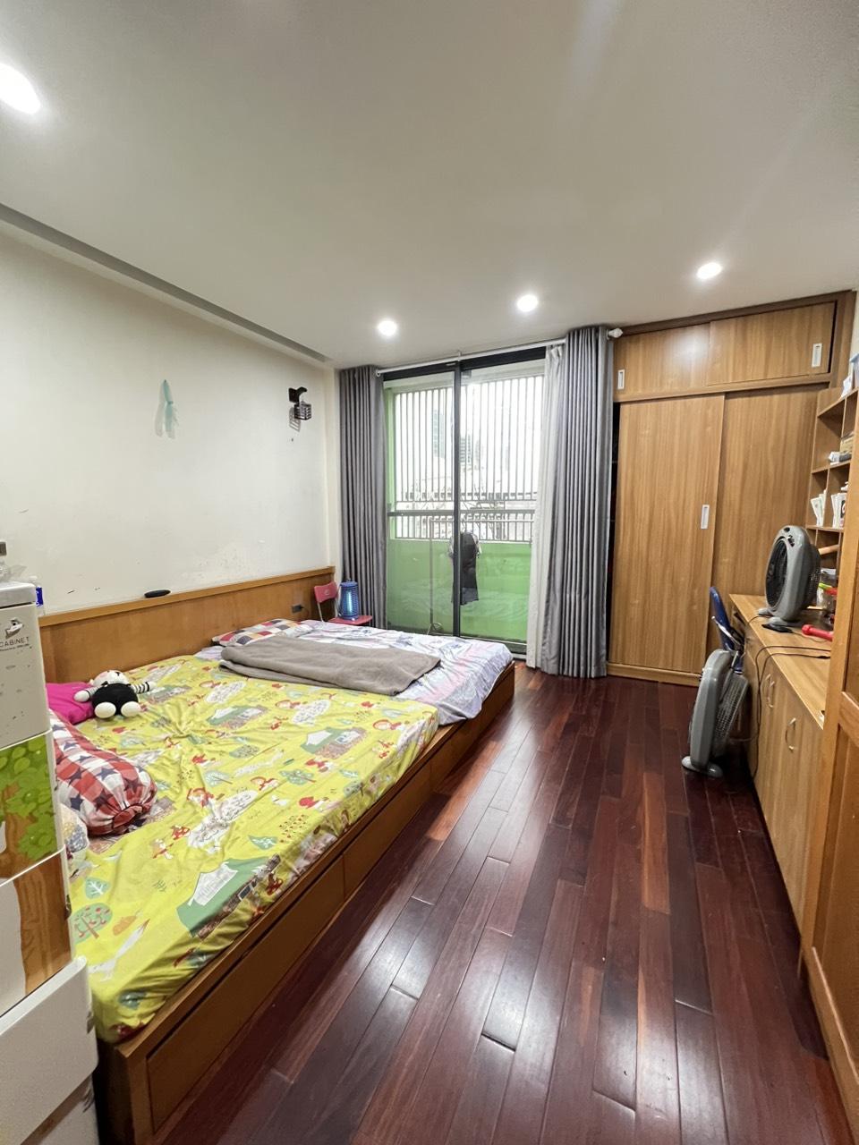 NHÀ ĐẸP ĐỐNG ĐA, Ô TÔ VÀO NHÀ 70m2 5TẦNG MẶT TIỀN 4,5M GIÁ 19 TỶ