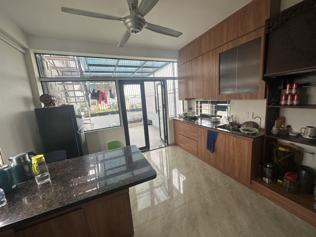 TRUNG TÂM THANH TRÌ, NGÕ THÔNG Ô TÔ ĐỖ TRƯỚC CỬA LÔ GÓC 38M2 5 TẦNG GIÁ 5,4 TỶ