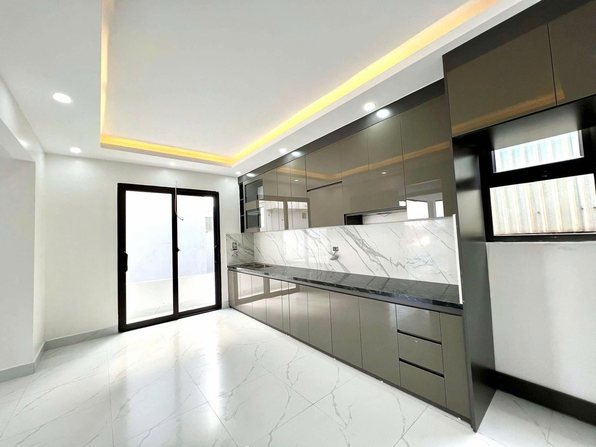 TRUNG TÂM THANH TRÌ, PHÂN LÔ Ô TÔ, LÔ GÓC 3 MẶT NGÕ 61M2 6T THANG MÁY 10,5 TỶ