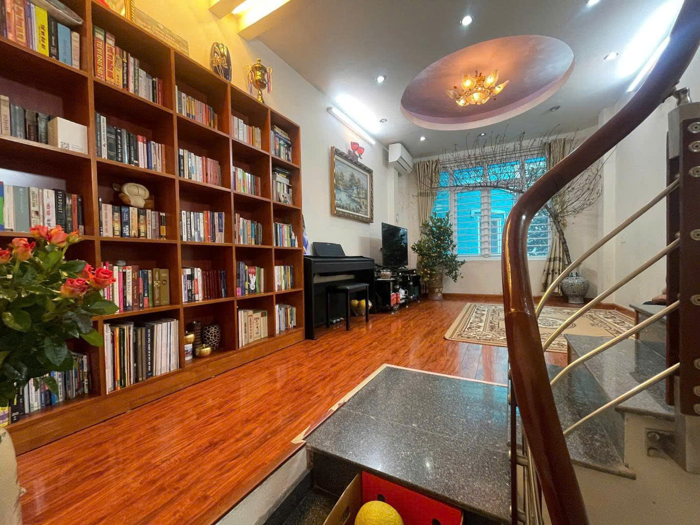 TRUNG TÂM ĐỐNG ĐA, CÁCH HỒ HOÀNG CẦU MẤY BƯỚC CHÂN 30M2 6 TẦNG 5,2 TỶ