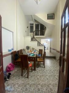 QUẬN HAI BÀ TRƯNG, GẦN MẶT PHỐ LỚN Ô TÔ TRÁNH, 40M2 CÓ SÂN RỘNG DÙNG RIÊNG 5,15 TỶ