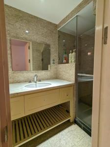 HOÀNG CẦU PHỐ VIP LĐ, BIỆT THỰ VIEW HỒ 50M2 MẶT TIỀN 4,8M GIÁ 26 TỶ