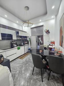 BÁN NHÀ ĐẶNG TIẾN ĐÔNG HOÀNG CẤU, GẦN Ô TÔ 34M2 4 TẦNG MẶT TIỀN 5M GIÁ 7,8 TỶ