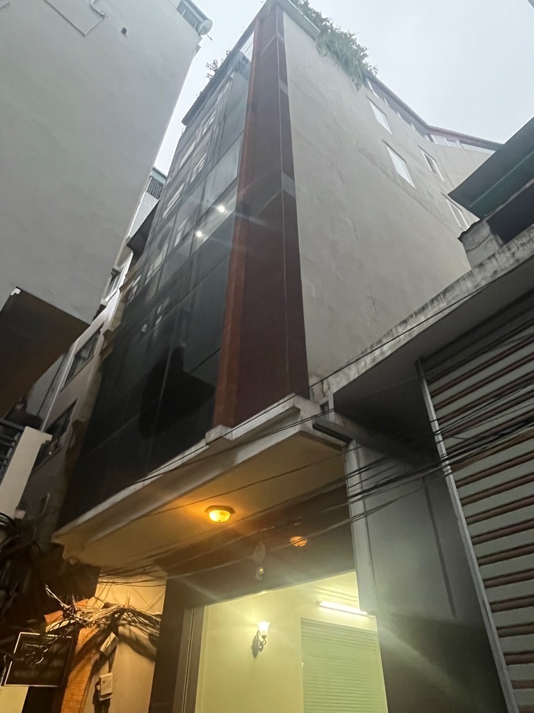 Bán nhà Nguyễn Khang,DT 50m2x6T,5 bước ra Trần Duy Hưng,2 mặt gõ ô tô,thang máy,giá 15,9 tỷ