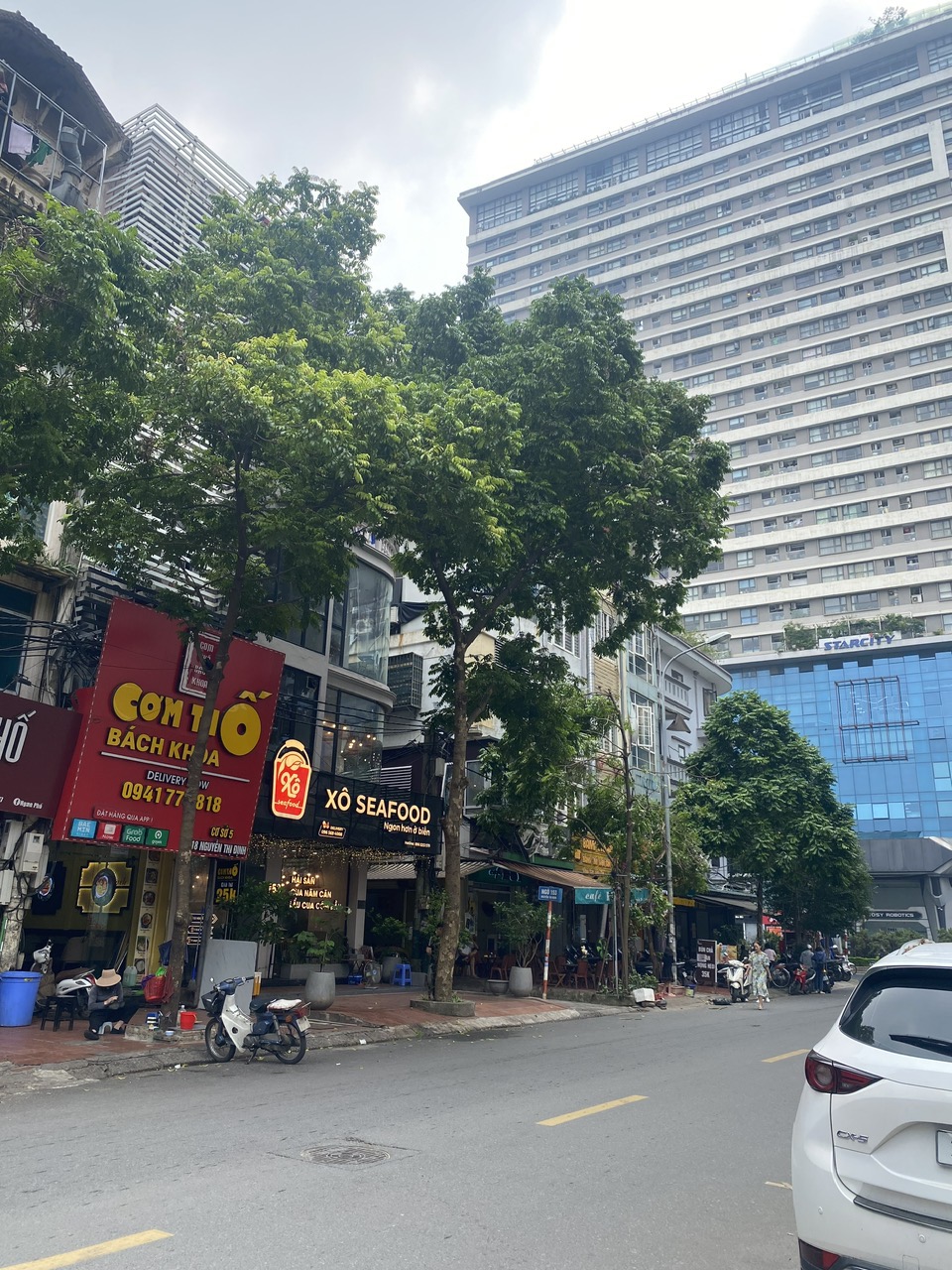 Bán nhà Hoàng Ngân - KĐT Trung Hòa - Nhân Chính, DT 52m2x4T, siêu phẩm lô góc 3 thoáng, cực VIP, giá 19 tỷ