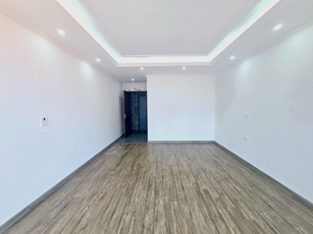 Bán nhà Vũ Trọng Phụng, ngõ rộng kinh doanh, gần phố, 56m2, 5 tầng, nhà đẹp, hơn 11 tỷ