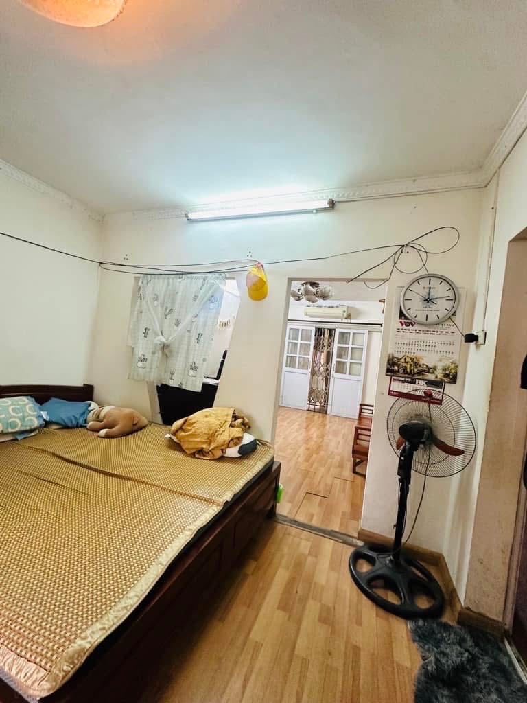 Bán căn hộ TT Ban cơ yếu, Ngụy Như Kon Tum, 3PN, gần phố Khuất Duy Tiến, nhà đẹp, ở luôn