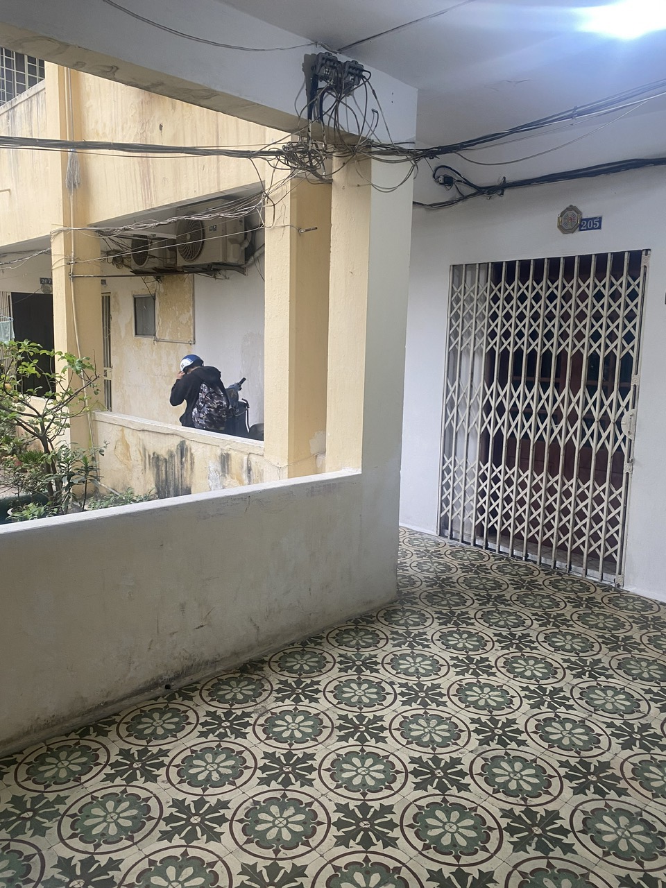 Bán nhà tập thể Thanh Xuân Bắc, mặt đường Khuất Duy Tiến, gần công viên, 75m2, giá tốt