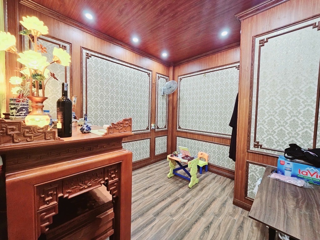 Bán nhà Vũ Trọng Phụng, 31m2, 5 tầng, nội thất đẹp, ở ngay, hơn 5 tỷ