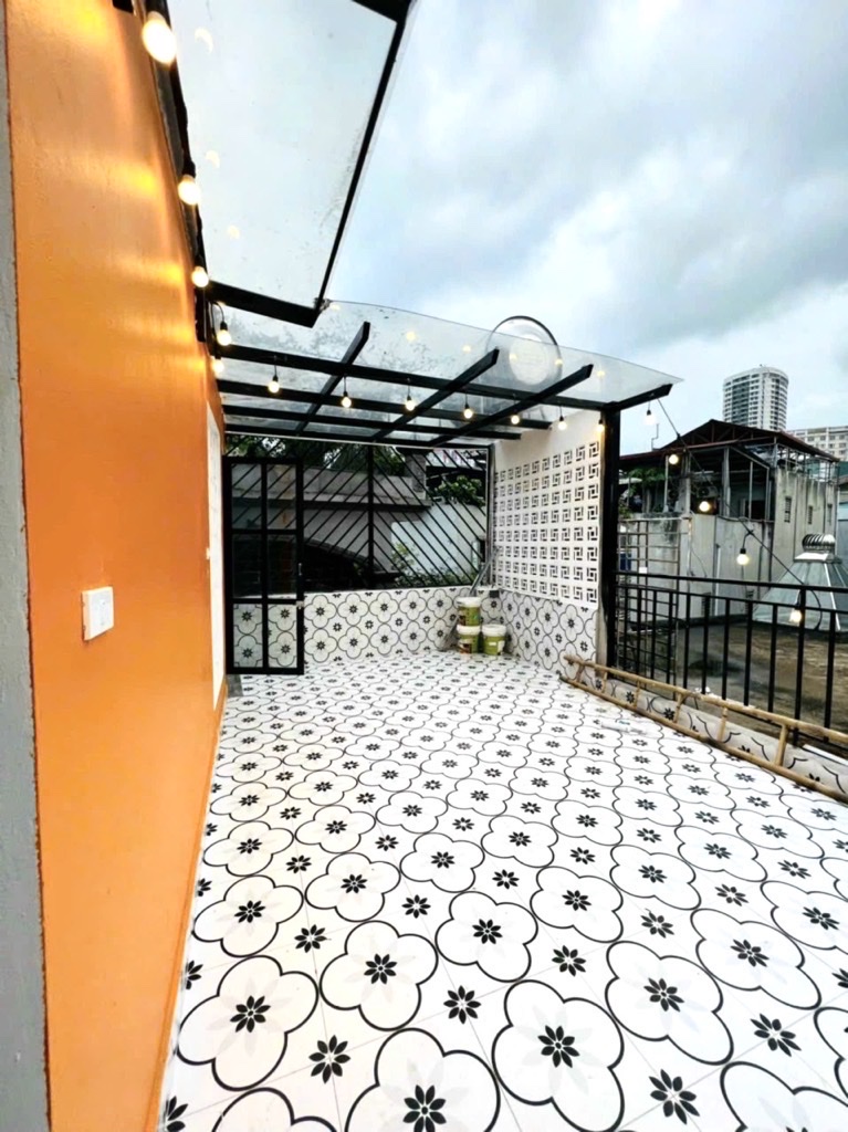Bán nhà Vũ Hữu, ngõ thông sang Khuất Duy Tiến, 32m2, 5 tầng, nội thất đẹp