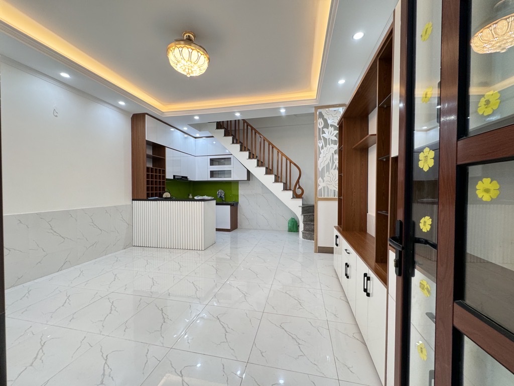 Bán nhà Nguyễn Quý Đức, Thanh Xuân Bắc, 33m2, 5 tầng, view nhìn trường học