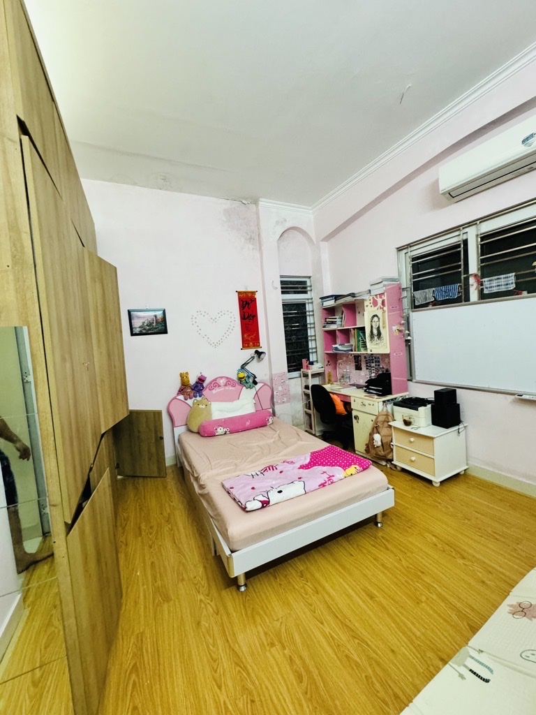 Bán nhà Nguyễn Trãi, 35m2, 5 tầng, sát trường ĐH KHXH, chủ GV về hưu