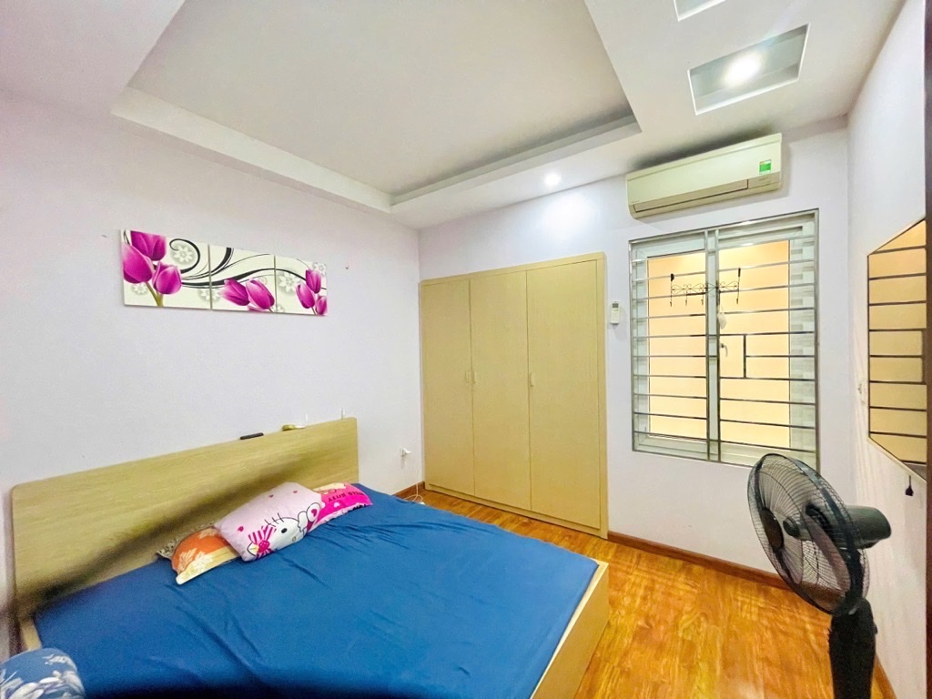 Bán nhà Nguyễn Trãi, 35m2, 5 tầng, sát trường ĐH KHXH, chủ GV về hưu