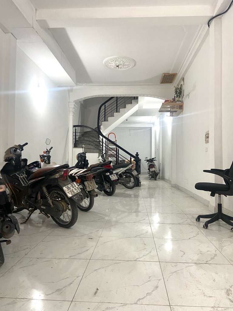 Bán nhà Ngụy Như Kon Tum, gần ô tô tránh, gần Hapulico, 40m2, 5 tầng, giá 7,8 tỷ