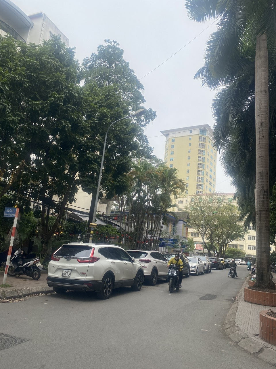 Bán nhà Đỗ Quang, phân lô ô tô tránh, Camry ngủ trong nhà, 45m2, giá nhỉnh 18 tỷ