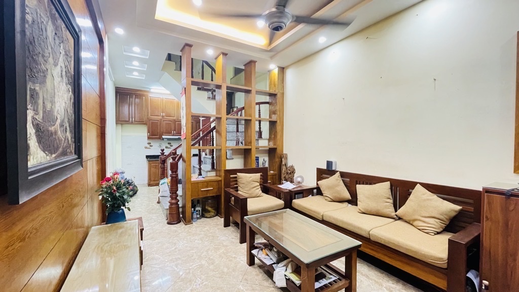 Bán nhà Lê Văn Lương, ô tô đỗ cửa, gần hồ, 32m2, hơn 7 tỷ