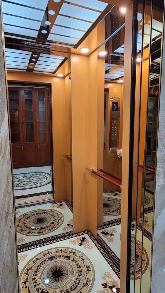 Bán nhà Nguyên Hồng, mặt tiền kinh doanh, phân lô ô tô, 2 thoáng, 55m2, hơn 18 tỷ