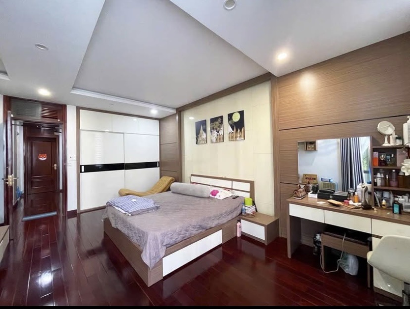 Bán nhà Lê Văn Lương, gara ô tô 7 chỗ, 2 thoáng, 2 bước ra phố, 54m2, 18 tỷ