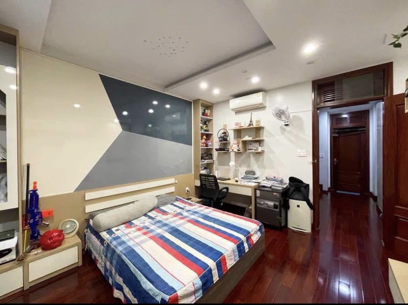 Bán nhà Lê Văn Lương, gara ô tô 7 chỗ, 2 thoáng, 2 bước ra phố, 54m2, 18 tỷ