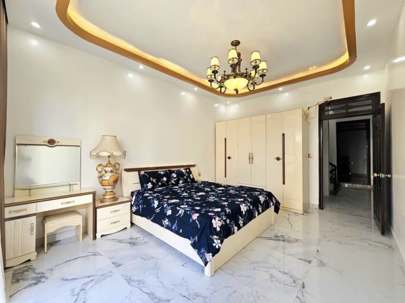 Nguyễn Thị Định, nhà đẹp, gần phố, khu phân lô ô bàn cờ, 60m2, hơn 19 tỷ