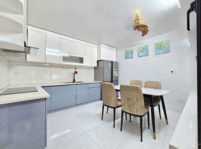 Nguyễn Thị Định, nhà đẹp, gần phố, khu phân lô ô bàn cờ, 60m2, hơn 19 tỷ