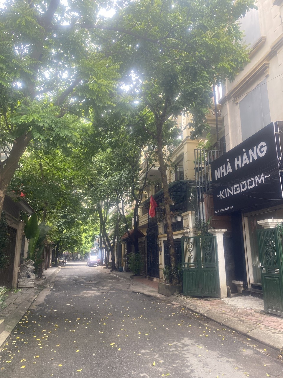 Nguyễn Thị Định, nhà đẹp, gần phố, khu phân lô ô bàn cờ, 60m2, hơn 19 tỷ