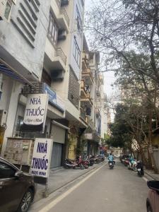 Bán nhà Lê Văn Lương, ngõ Camry tránh nhau, gần phố, 48m2, giá 16.4 tỷ