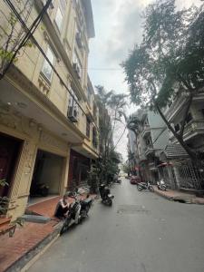Bán nhà Hoàng Ngân, đường ô tô tránh, kinh doanh, 56m2, giá nhỉnh 17 tỷ