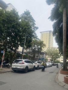 Bán nhà Đỗ Quang, phân lô ô tô tránh, Camry ngủ trong nhà, 45m2, giá nhỉnh 18 tỷ
