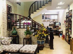 Bán nhà Lê Văn Lương, mặt tiền rộng thênh thang, 87m2, hơn 17 tỷ