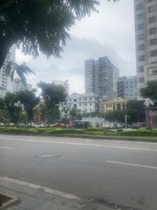 Bán nhà Lê Văn Lương, trước nhà rộng như sân bóng đá, 45m2, 14.5 tỷ