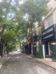 Nguyễn Thị Định, nhà đẹp, gần phố, khu phân lô ô bàn cờ, 60m2, hơn 19 tỷ
