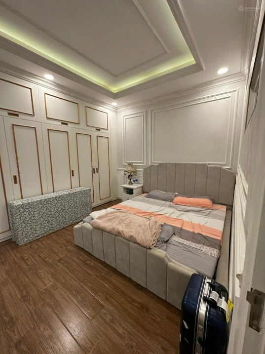 Bán nhà 2 MT Nguyễn Văn Tăng Q9 - DT: 16mx23 - KC: Hầm + 6 tầng - ST - HĐT165tr/th - Giá 70 tỷ