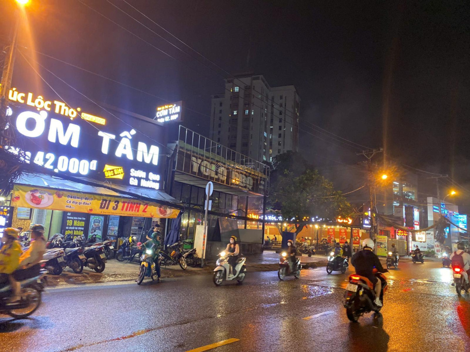 Bán nhà 2 MT Nguyễn Văn Tăng Q9 - DT: 16mx23 - KC: Hầm + 6 tầng - ST - HĐT165tr/th - Giá 70 tỷ