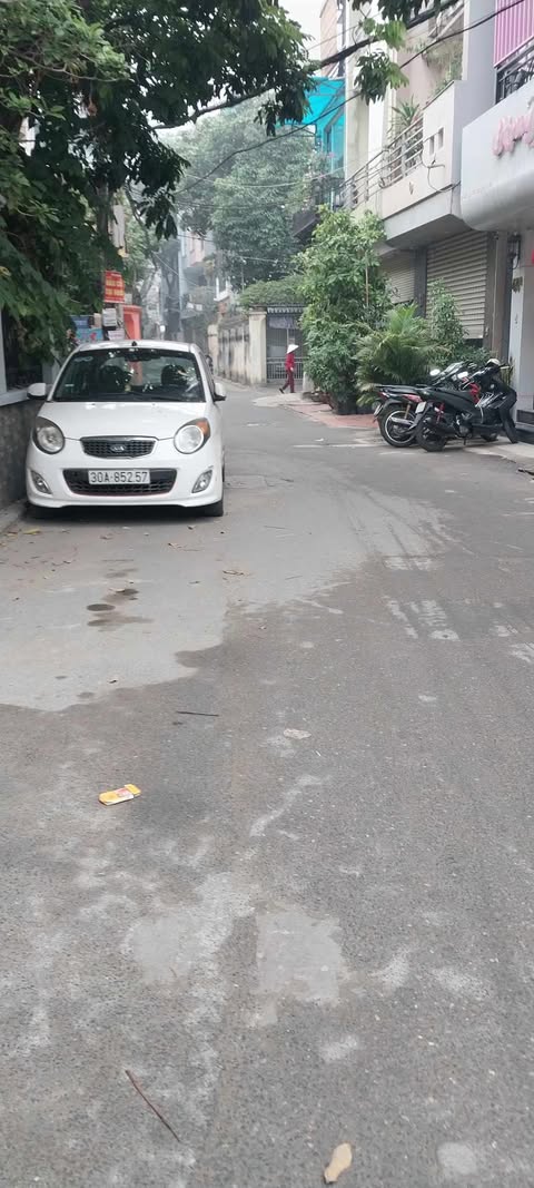 BÁN GẤP CCMN LẠC LONG QUÂN TT TÂY HỒ GIÂP DANH CẦU GIẤY MỚI KOONG THANG MÁY Ô TÔ TRÁNH 13P FULL ĐỒ KHÉP KÍN DOANH THU 75 TRIỆU / THÁNG  Vị trí gần Hoàng Quốc Viêt, Hoàng Hoa Thám, Thụy Khuê