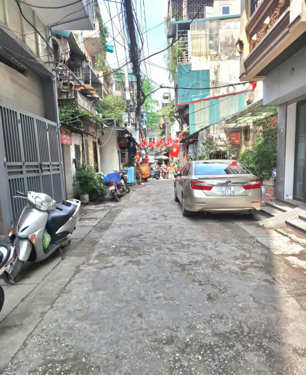 BÁN GẤP NHÀ HỒNG HÀ BA ĐÌNH GIÁP RANH TÂY HỒ, HOÀN KIẾM Ô TÔ ĐỖ CỬA 62M X 2 TẦNG 8,4 TỶ