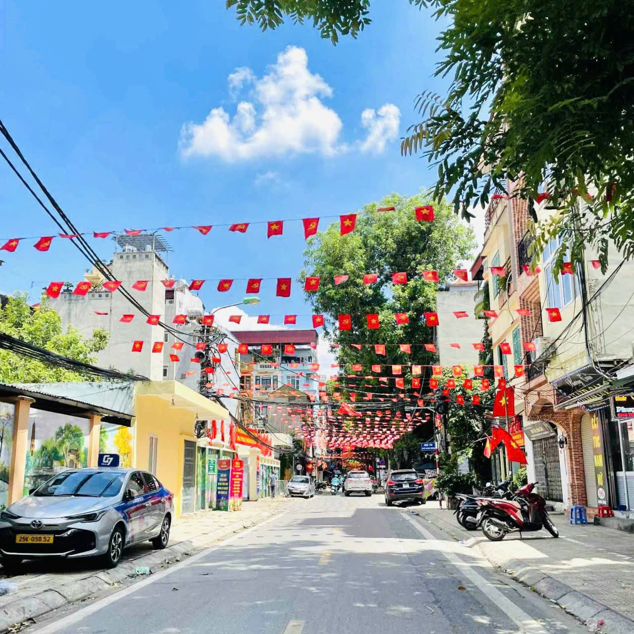 BÁN GẤP NHÀ HỒNG HÀ TT BA ĐÌNH GIÁP RANH TÂY HỒ, HÒAN KIẾM DÂN XÂY 5,7 TỶ