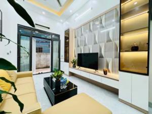 BÁN GẤP NHÀ NGỌC HÀ PHỐ VIP BA ĐÌNH MỚI KOONG THANG MÁY FULL NỘI THẤT 40M X 7 TẦNG MT 4,5M 8,4 TỶ