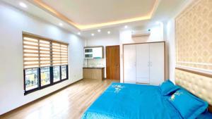 BÁN GẤP CCMN HOÀNG HOA THÁM TT BA ĐÌNH MỚI KOONG THANG MÁY 13P FULL ĐỒ KHÉP KÍN DOANH THU GẦN 1 TỶ / NĂM 60M X 7 TẦNG MT 4,5M 20,5 TỶ