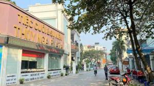 BÁN GẤP NHÀ ĐẸP ĐỘI CẤN TT BA ĐÌNH GIÁP TÂY HỒ, CẦU GIẤY, PHÂN LÔ FULL NỘI THẤT 8,6 TỶ