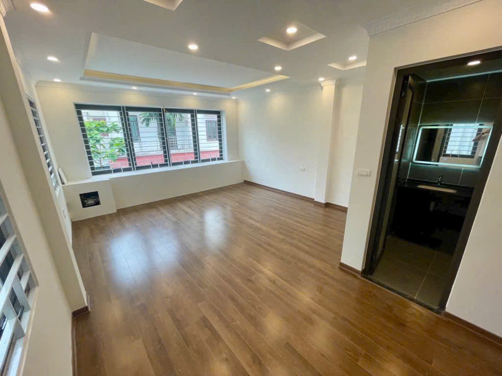 Bán nhà Đông Dư 42m 6tầng THANG MÁY MT 4,3m giá 5,9tỷ
