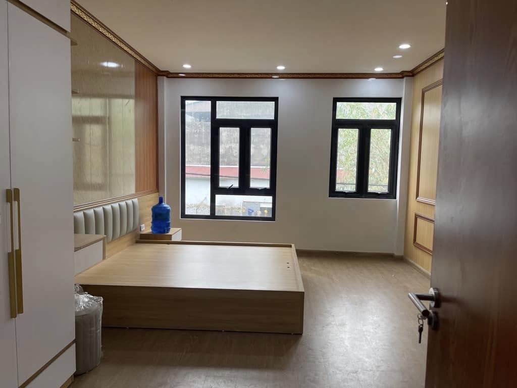 Bán nhà Phúc Lợi 32m 5tầng Mặt Tiền 3,92m Giá 5,25tỷ