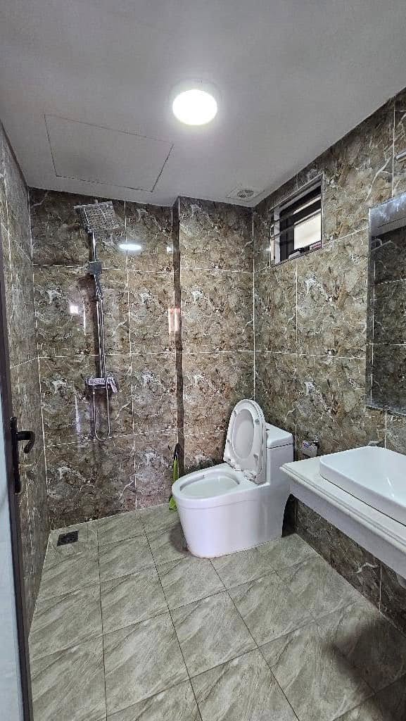 Bán nhà Vũ Xuân Thiều 34m 6tầng Mặt Tiền 5m Giá 5,5tỷ